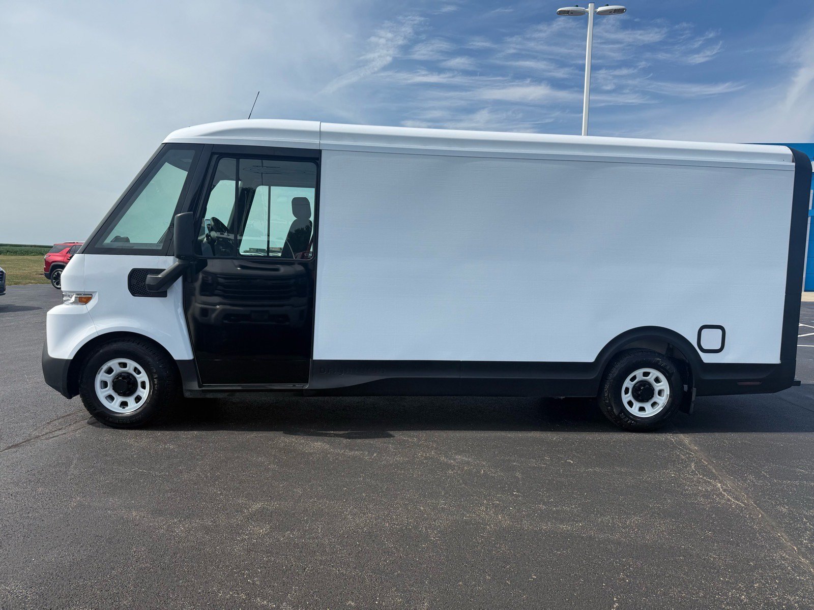Used 2024 Chevrolet Brightdrop 600 w/ Commercial Equipment Package AWD/4WD image 2
