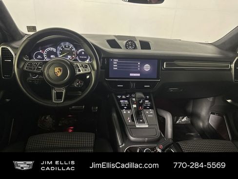 Used 2022 Porsche Cayenne Turbo S image 20