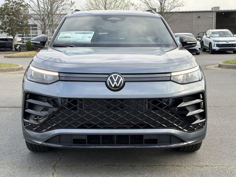 New 2026 Volkswagen Tiguan SE R-Line FWD image 8
