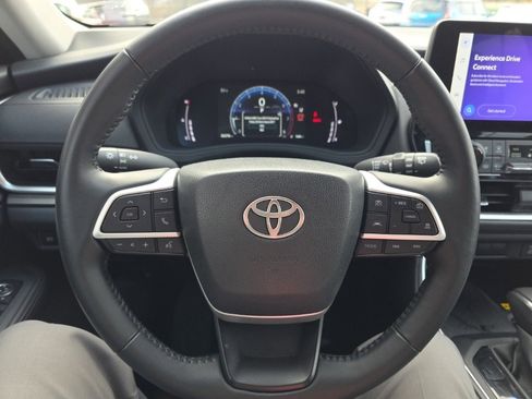 Used 2025 Toyota Grand Highlander AWD image 18