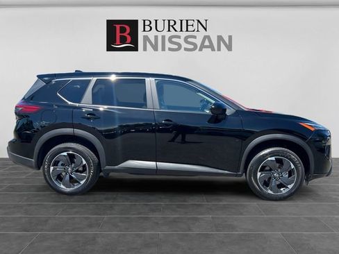 Used 2025 Nissan Rogue SV AWD/4WD image 6