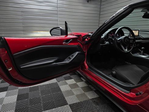 Used 2016 MAZDA MX-5 Miata Club RWD image 28