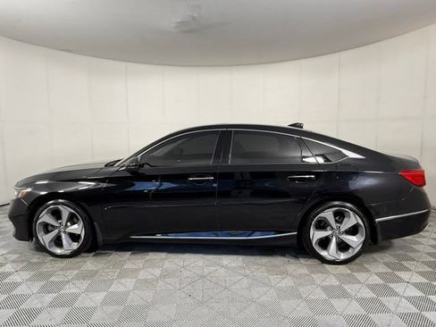 Used 2018 Honda Accord Touring image 7