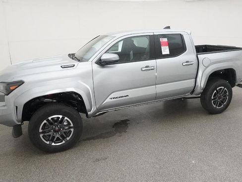 New 2025 Toyota Tacoma TRD Sport image 5