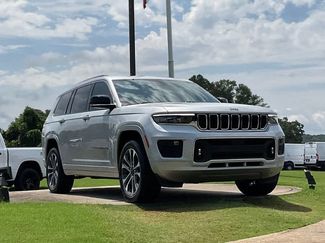 Used 2023 Jeep Grand Cherokee L Overland RWD video 1