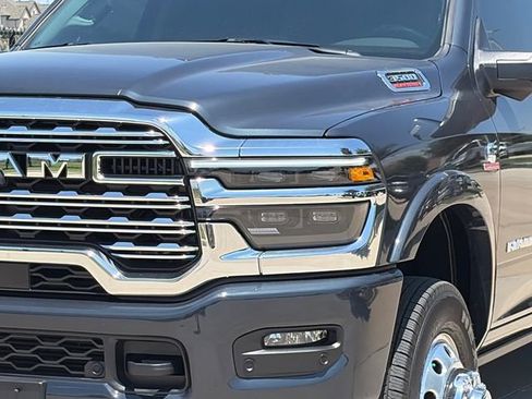 Used 2025 RAM 3500 Longhorn AWD/4WD image 4
