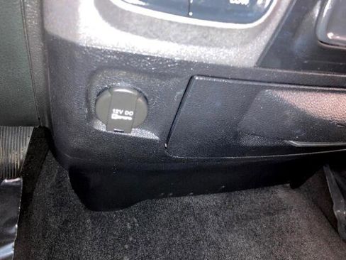 Used 2014 RAM 1500 Express image 17