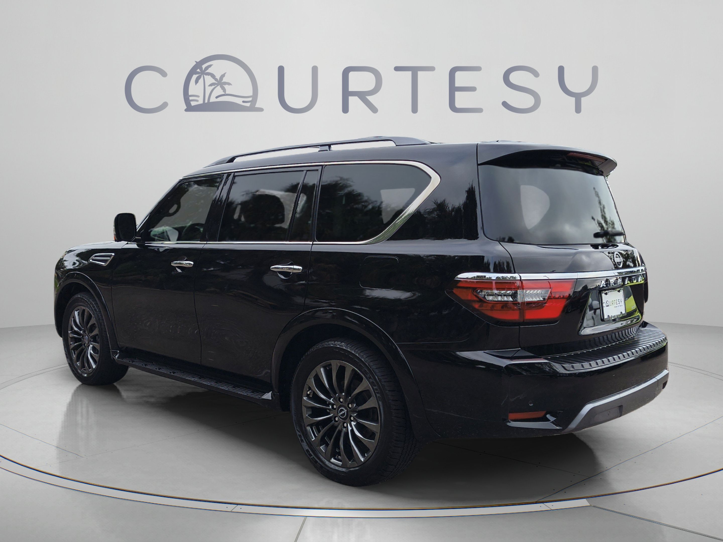 Used 2023 Nissan Armada Platinum w/ Captain's Chairs Package RWD image 5