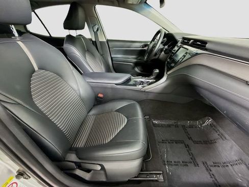 Used 2019 Toyota Camry SE w/ Convenience Package image 25