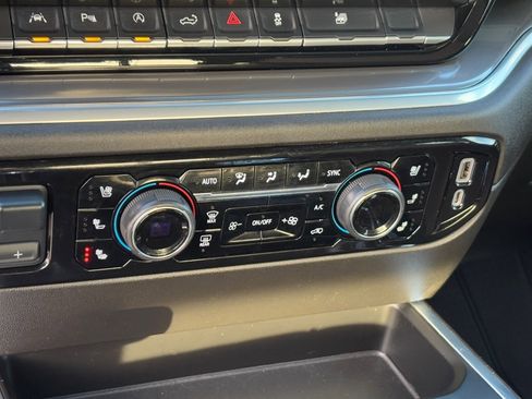 Used 2023 Chevrolet Silverado 1500 High Country image 24