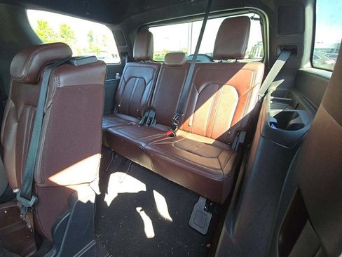Used 2024 Ford Expedition Limited AWD/4WD image 7