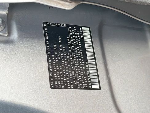 Used 2020 Volkswagen Tiguan SE R-Line image 31