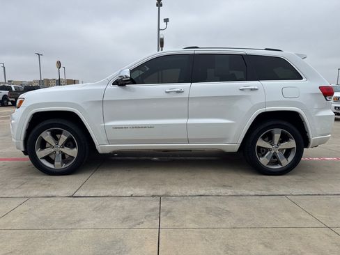 Used 2015 Jeep Grand Cherokee Overland w/ Advanced Technology Group image 2