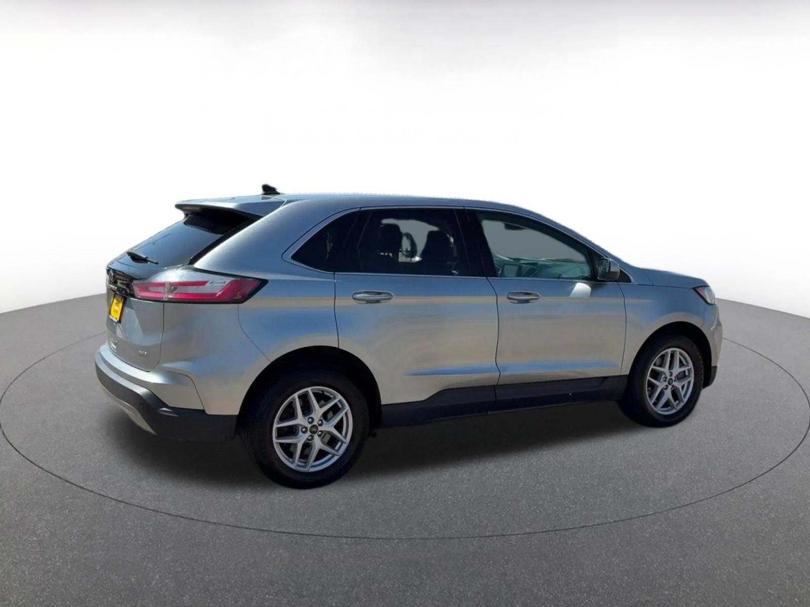 Used 2024 Ford Edge SEL AWD/4WD image 14