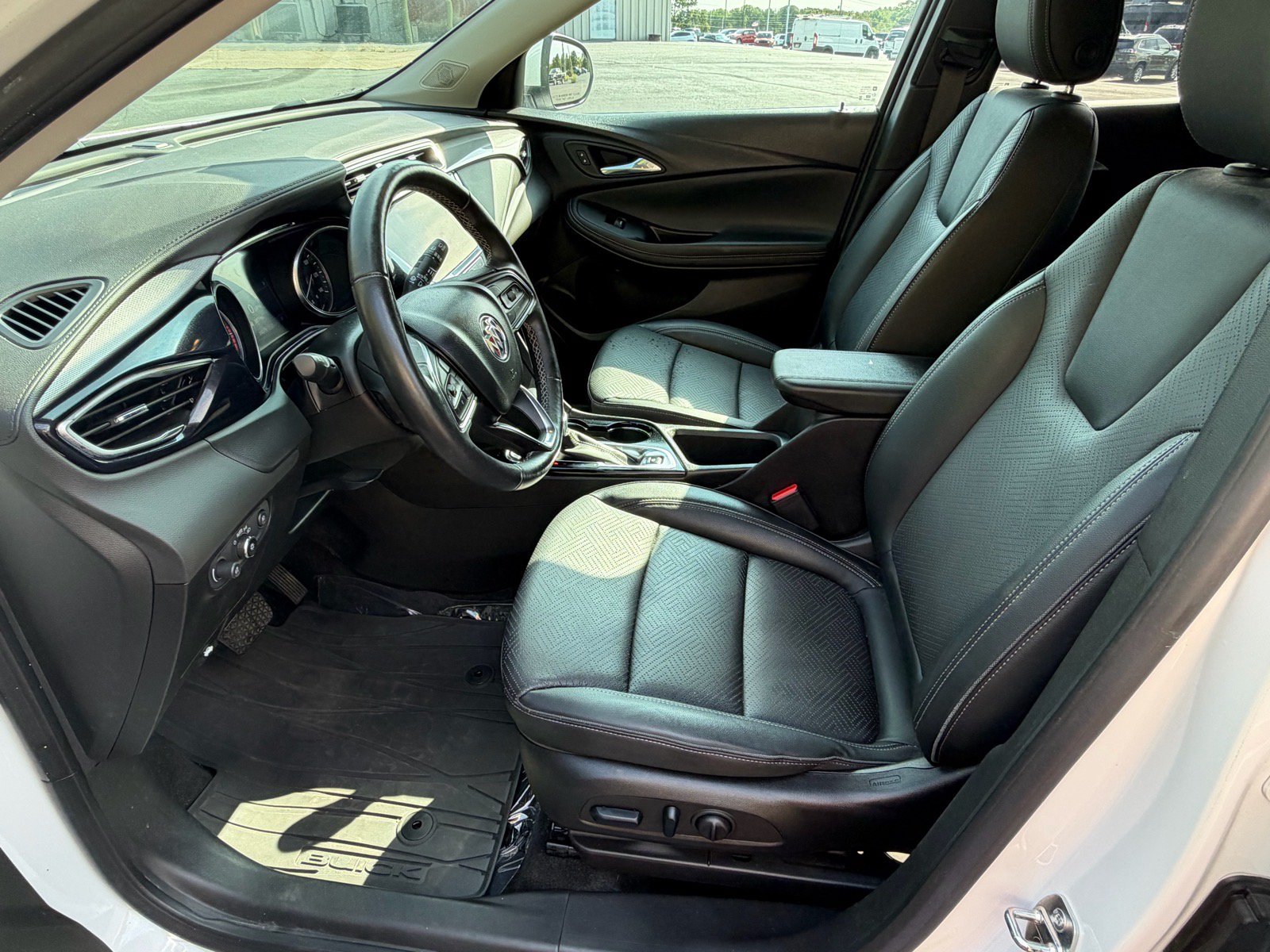 Used 2023 Buick Encore GX Essence w/ Experience Buick Package FWD image 30