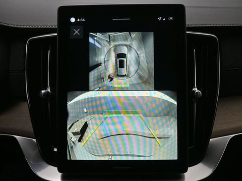 New 2026 Volvo XC90 B5 Plus w/ Protection Package Premier AWD/4WD image 12