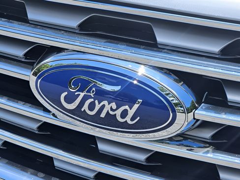 Used 2023 Ford Edge Titanium AWD/4WD image 38