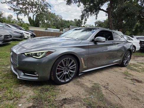 Used 2017 INFINITI Q60 Red Sport 400 RWD image 3