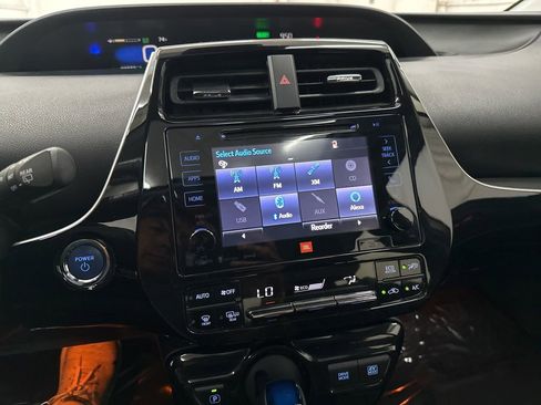 Used 2017 Toyota Prius Four w/ Advanced Technology Package FWD image 13