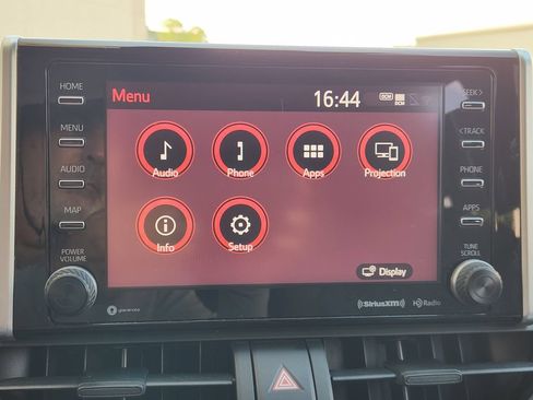 Used 2020 Toyota RAV4 XLE w/ Convenience Package AWD/4WD image 16