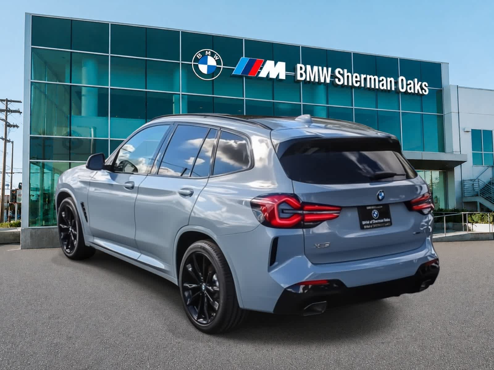 Used 2024 BMW X3 sDrive30i w/ M Sport Package RWD image 12
