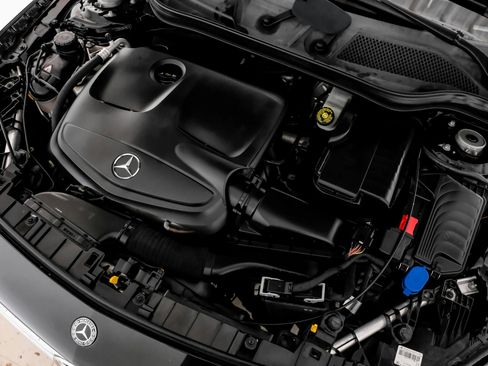 Used 2018 Mercedes-Benz GLA 250 4MATIC w/ Premium Package image 45