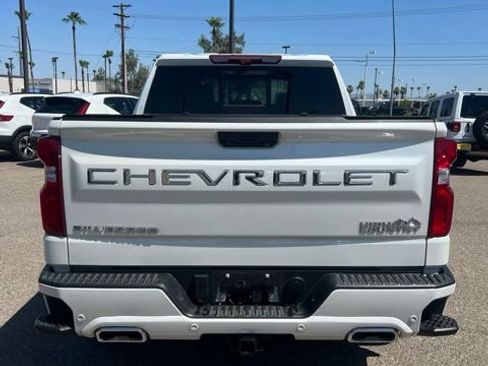Used 2025 Chevrolet Silverado 1500 High Country w/ High Country Premium Package AWD/4WD image 5