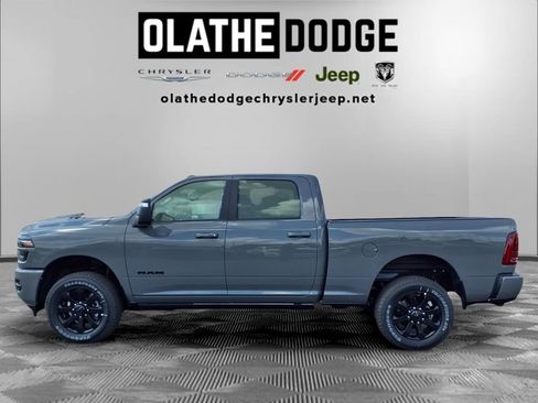 New 2026 RAM 2500 Laramie AWD/4WD image 19