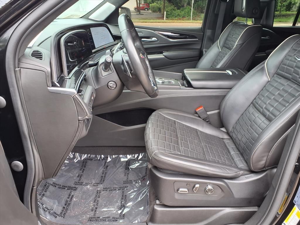 Certified 2023 Cadillac Escalade V w/ LPO, ONYX Package AWD/4WD image 20