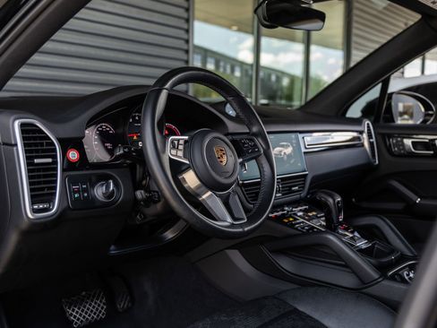 Certified 2023 Porsche Cayenne AWD/4WD image 4