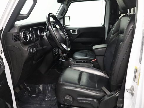 Used 2020 Jeep Wrangler Unlimited Sahara image 10