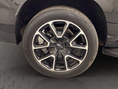 Used 2024 Chevrolet Suburban RST w/ Luxury Package AWD/4WD image 39