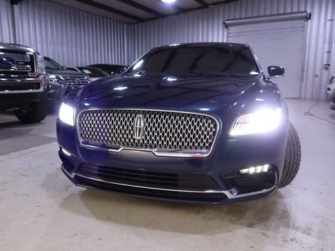 Used 2017 Lincoln Continental Select image 43