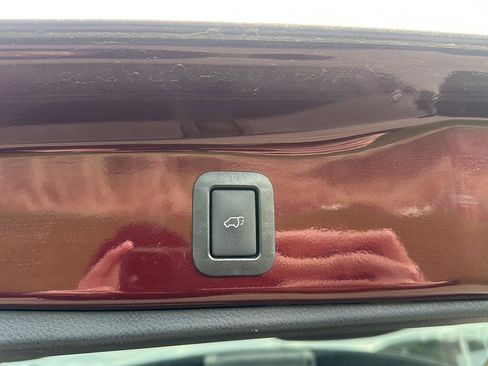 Used 2019 Toyota Highlander Limited image 27