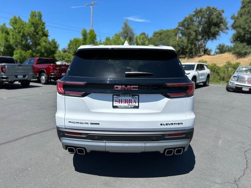 New 2025 GMC Acadia Elevation image 4