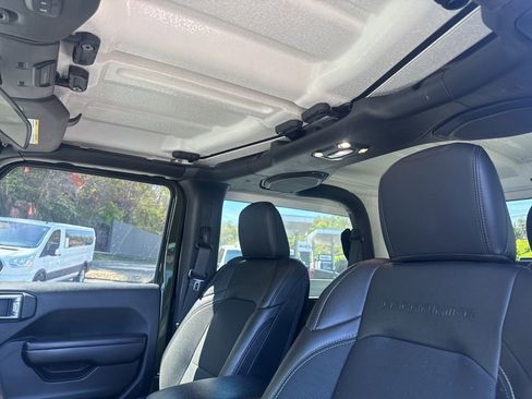 Used 2021 Jeep Wrangler Sport S image 19
