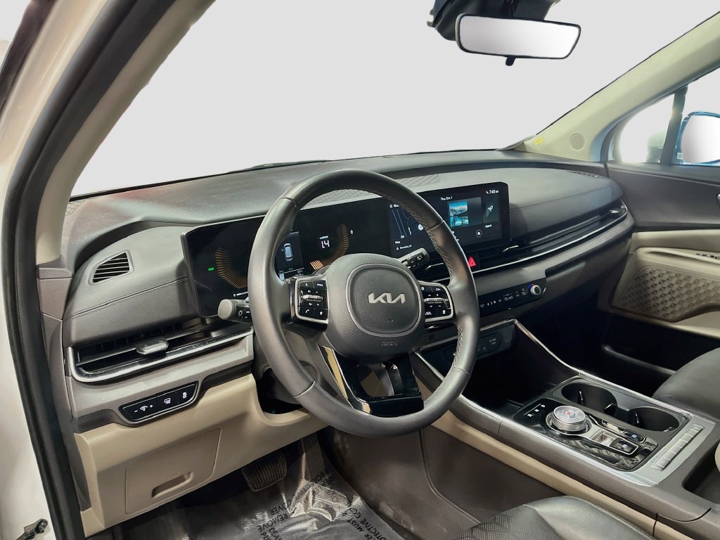 Used 2026 Kia Carnival EX FWD image 9