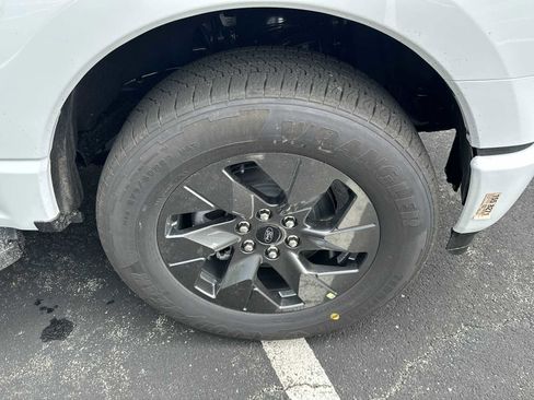 New 2025 Ford F150 Lightning Lariat image 5