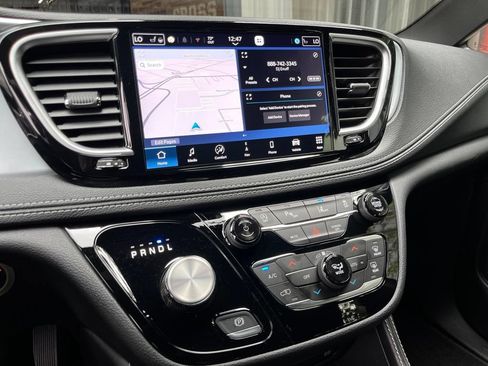 Used 2026 Chrysler Pacifica Limited w/ Uconnect Theater Family Group AWD/4WD image 28
