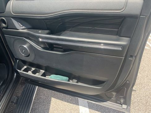 Used 2019 Ford Expedition Max Platinum image 6