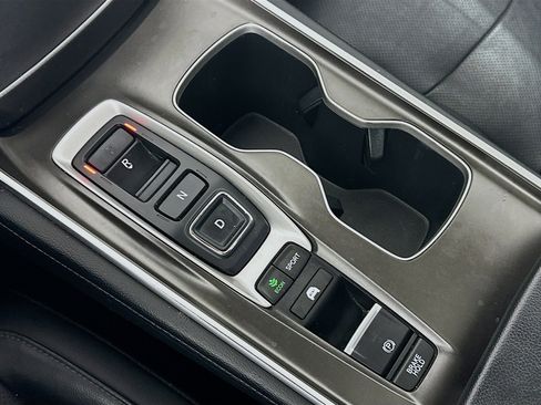 Used 2018 Honda Accord Touring image 25