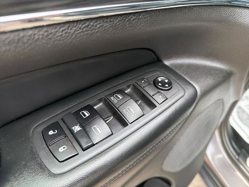 Used 2020 Jeep Grand Cherokee Limited w/ Luxury Group II AWD/4WD image 15