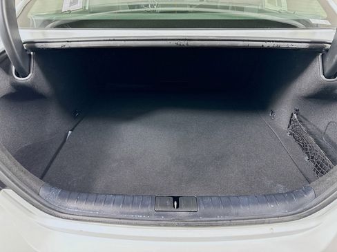 Used 2025 Genesis G70 2.5T image 28