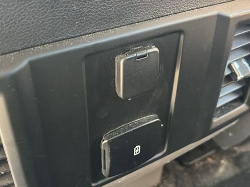 Used 2017 Ford F150 XL w/ Equipment Group 101A Mid RWD image 7