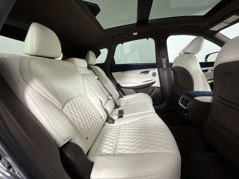 Used 2019 INFINITI QX50 Essential w/ Sensory Package image 23
