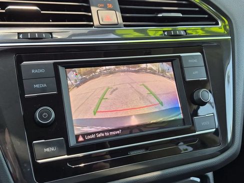 Used 2021 Volkswagen Tiguan S FWD image 16