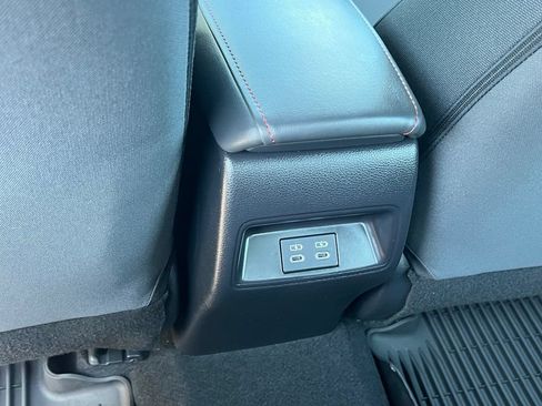 Certified 2025 Toyota Corolla SE w/ SE Premium Package FWD image 18