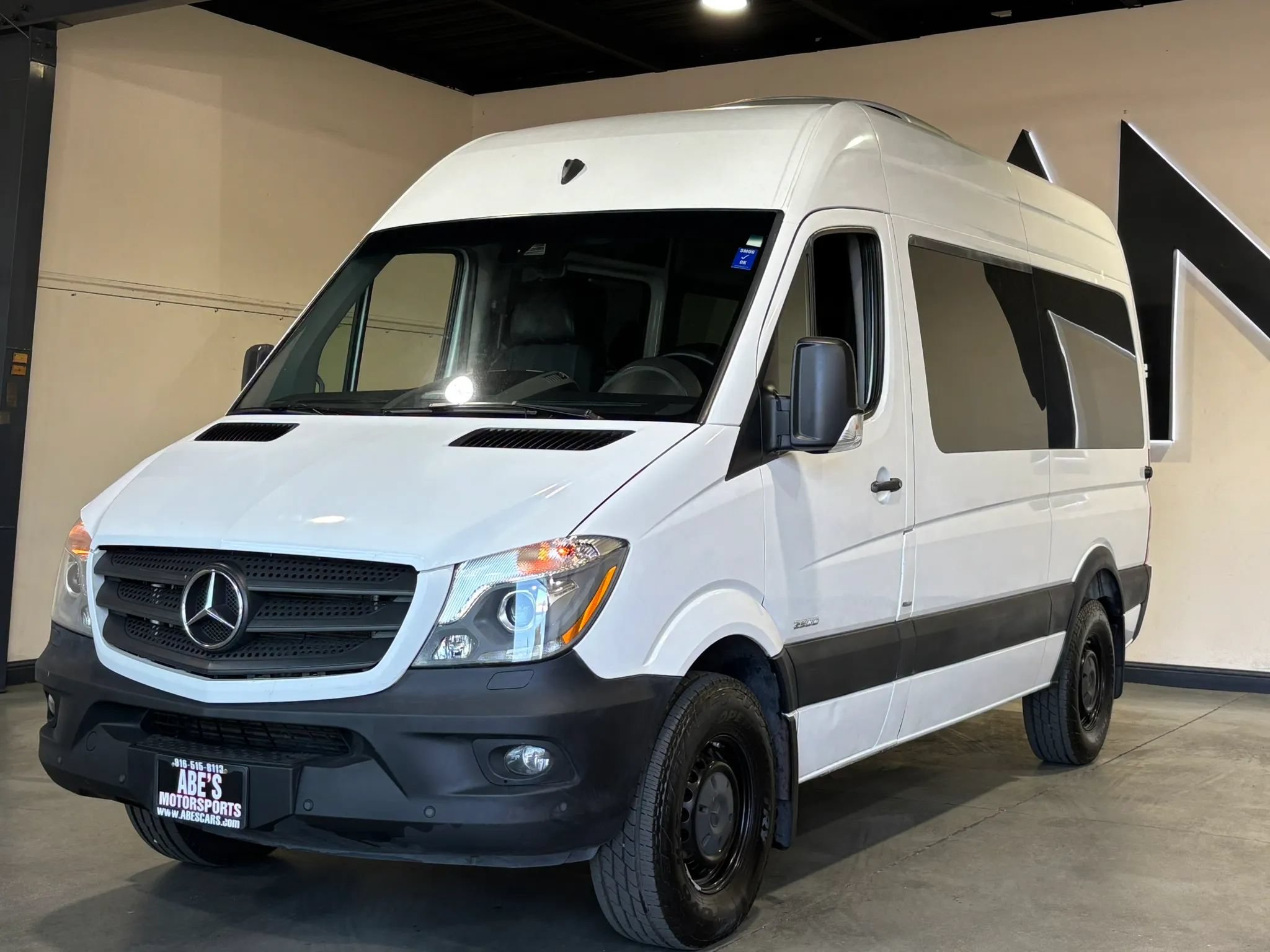 Used 2016 Mercedes-Benz Sprinter 2500 image 1