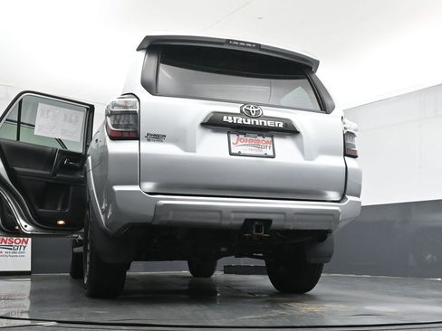 Used 2024 Toyota 4Runner TRD Off-Road Premium AWD/4WD image 44