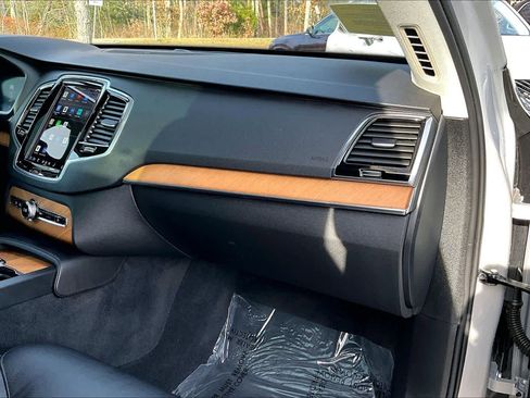 Certified 2024 Volvo XC90 B6 Plus w/ Protection Package Premier image 17